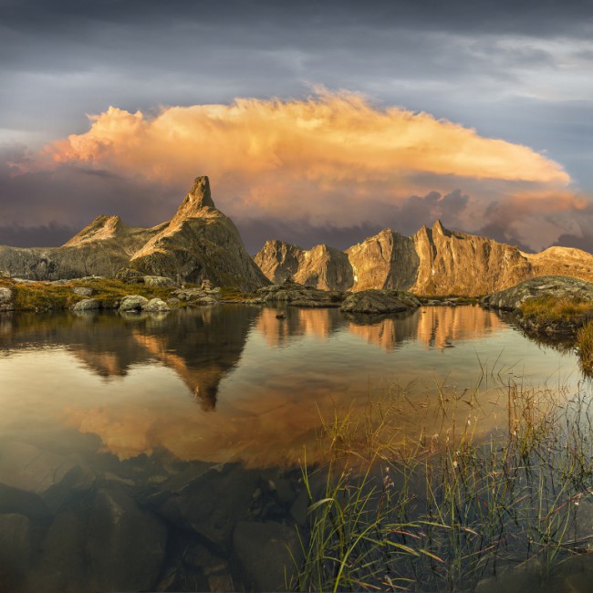 Romsdalhorn a hřeben Trollveggen - Norsko